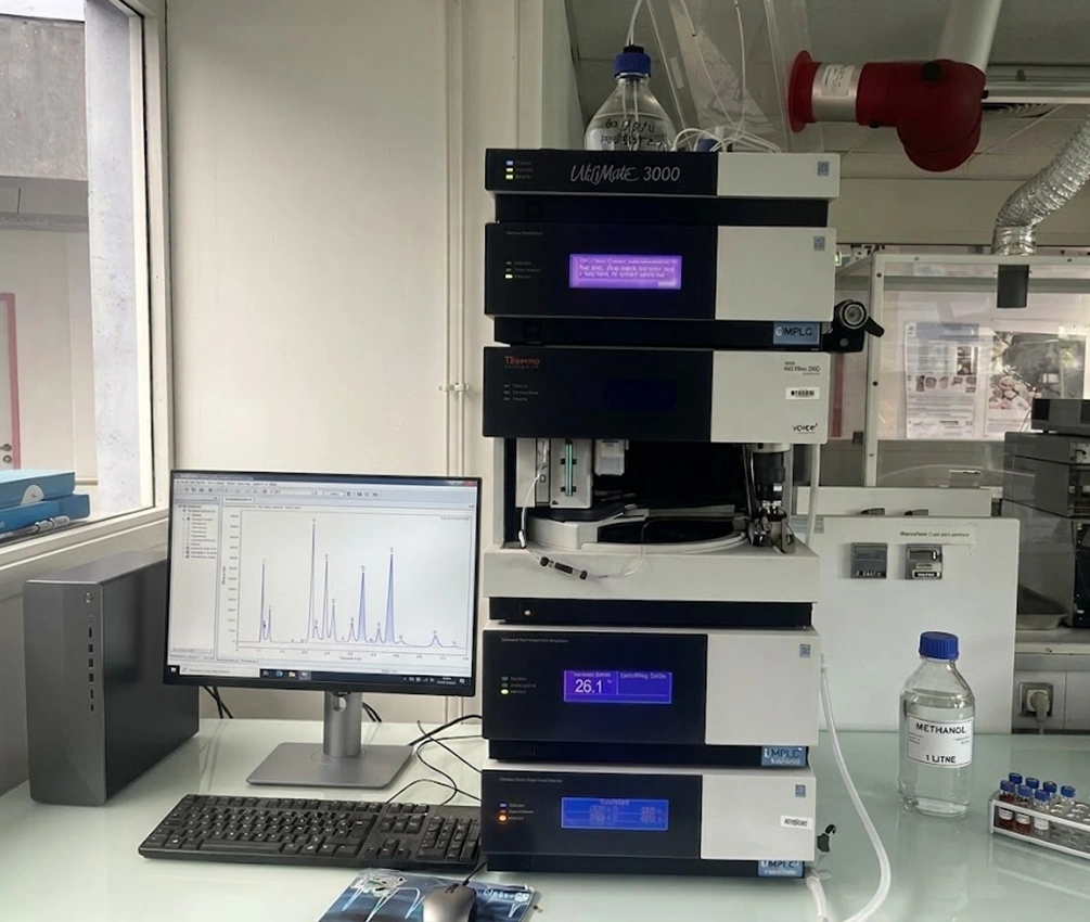 Système HPLC Thermo Scientific Dionex UltiMate 3000 au laboratoire